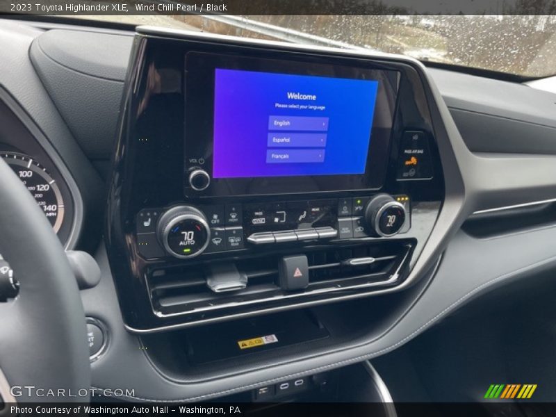 Wind Chill Pearl / Black 2023 Toyota Highlander XLE