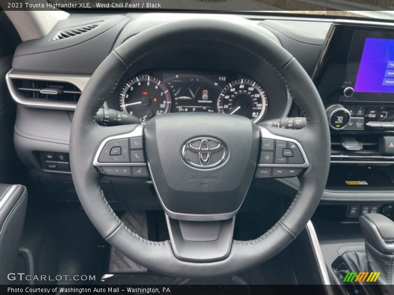 Wind Chill Pearl / Black 2023 Toyota Highlander XLE