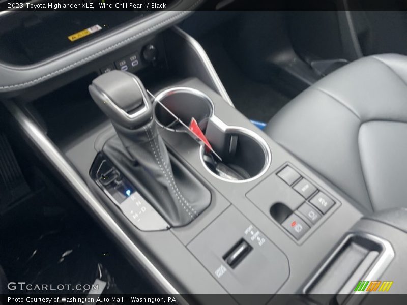 Wind Chill Pearl / Black 2023 Toyota Highlander XLE