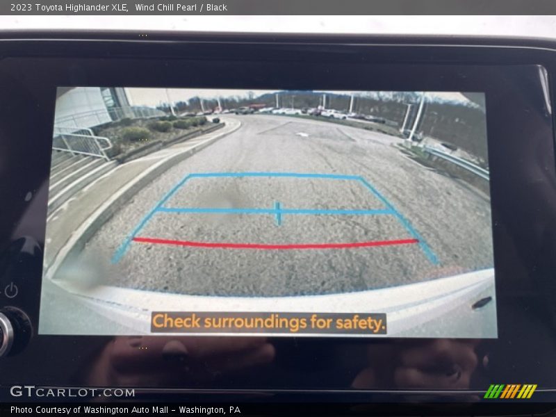 Wind Chill Pearl / Black 2023 Toyota Highlander XLE