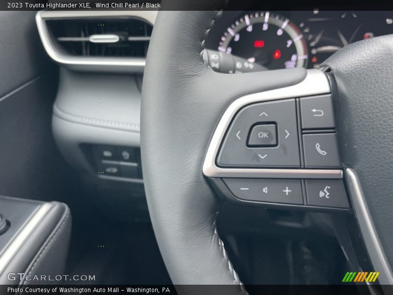 Wind Chill Pearl / Black 2023 Toyota Highlander XLE