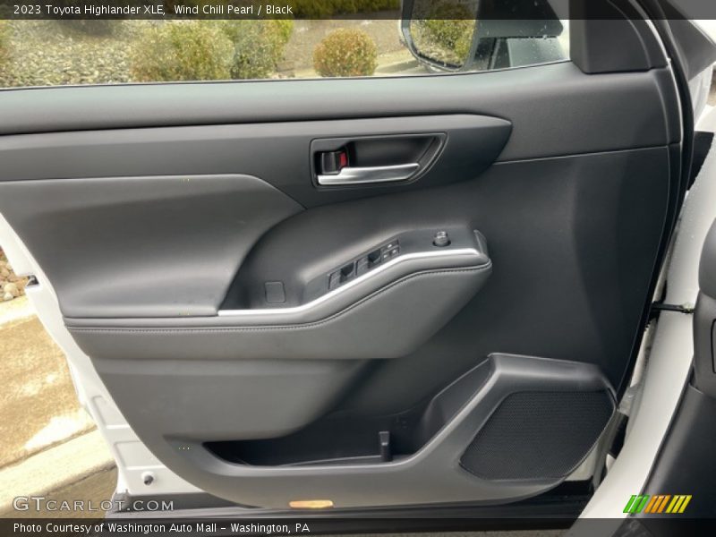 Wind Chill Pearl / Black 2023 Toyota Highlander XLE