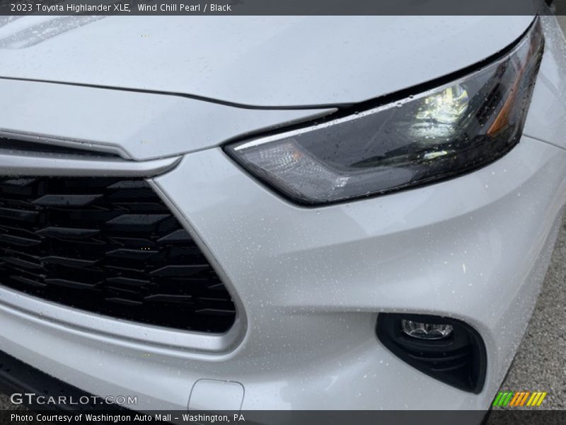 Wind Chill Pearl / Black 2023 Toyota Highlander XLE