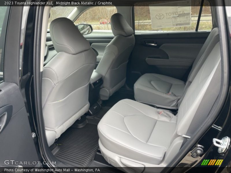 Midnight Black Metallic / Graphite 2023 Toyota Highlander XLE