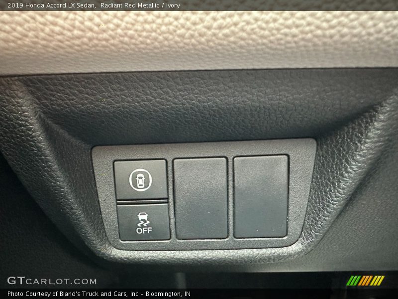 Radiant Red Metallic / Ivory 2019 Honda Accord LX Sedan