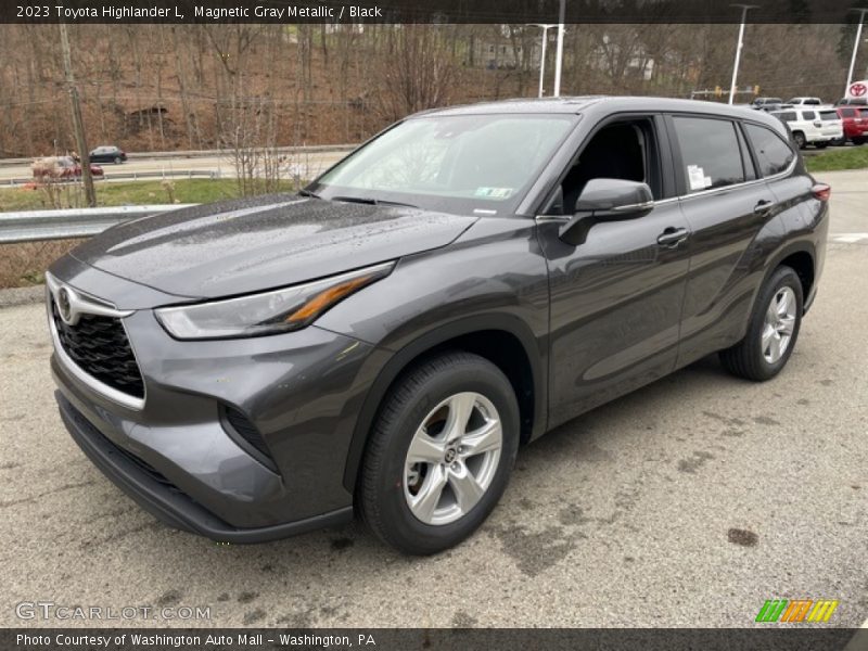 Magnetic Gray Metallic / Black 2023 Toyota Highlander L