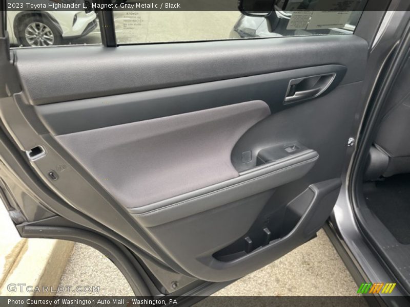 Magnetic Gray Metallic / Black 2023 Toyota Highlander L
