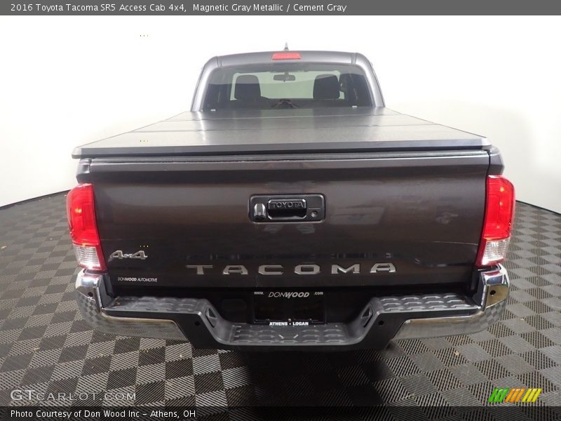 Magnetic Gray Metallic / Cement Gray 2016 Toyota Tacoma SR5 Access Cab 4x4