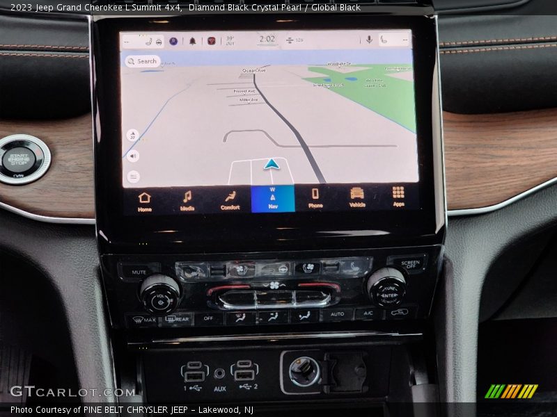 Diamond Black Crystal Pearl / Global Black 2023 Jeep Grand Cherokee L Summit 4x4
