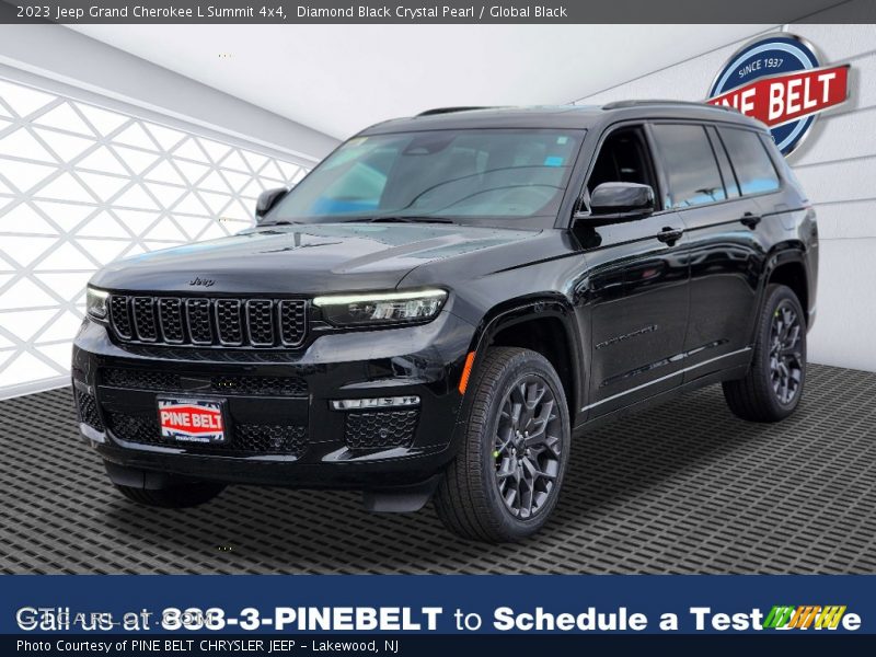 Diamond Black Crystal Pearl / Global Black 2023 Jeep Grand Cherokee L Summit 4x4