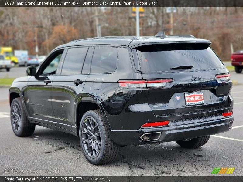 Diamond Black Crystal Pearl / Global Black 2023 Jeep Grand Cherokee L Summit 4x4