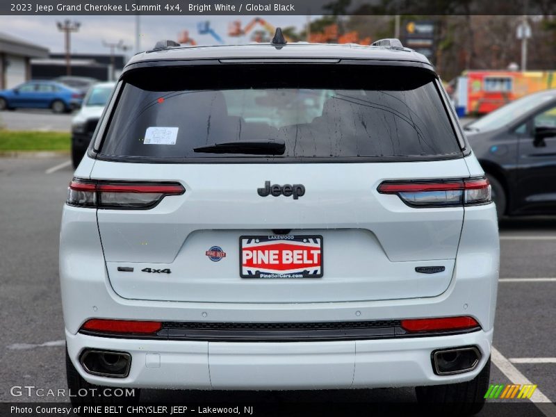 Bright White / Global Black 2023 Jeep Grand Cherokee L Summit 4x4