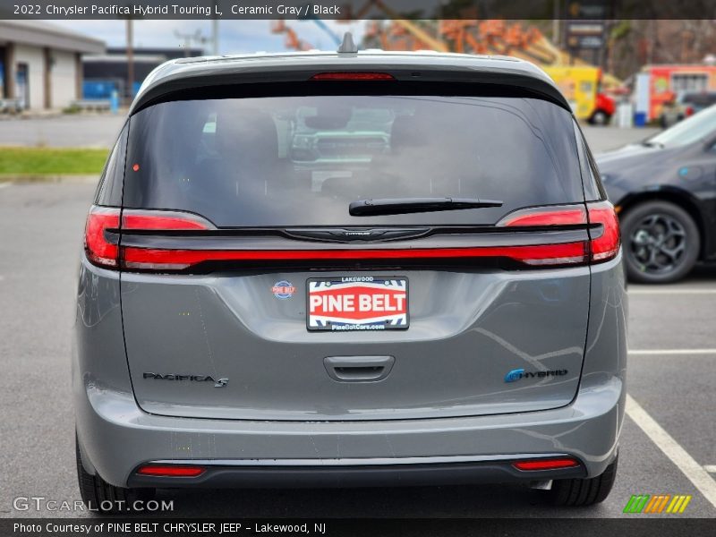 Ceramic Gray / Black 2022 Chrysler Pacifica Hybrid Touring L