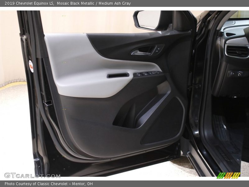 Mosaic Black Metallic / Medium Ash Gray 2019 Chevrolet Equinox LS