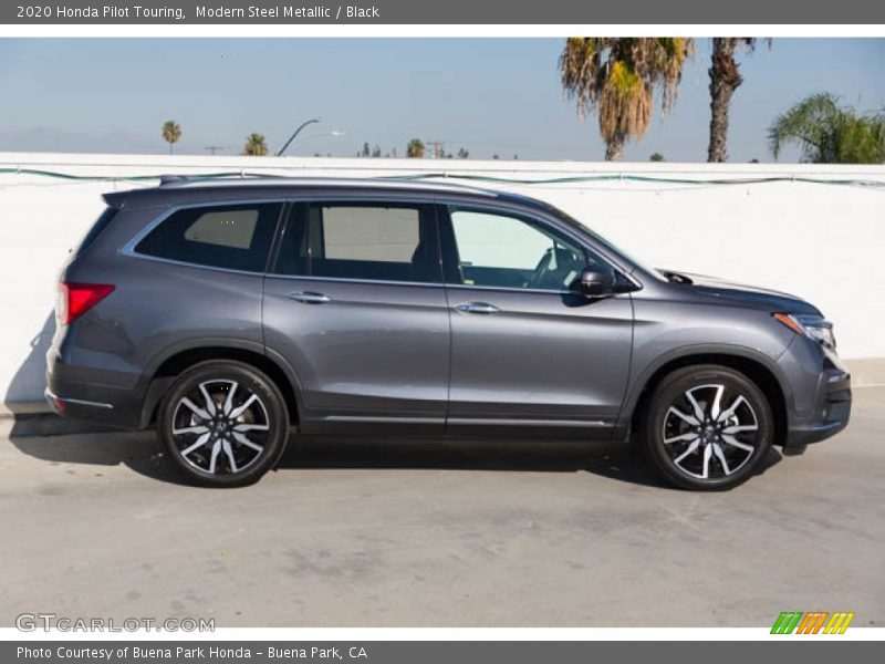Modern Steel Metallic / Black 2020 Honda Pilot Touring