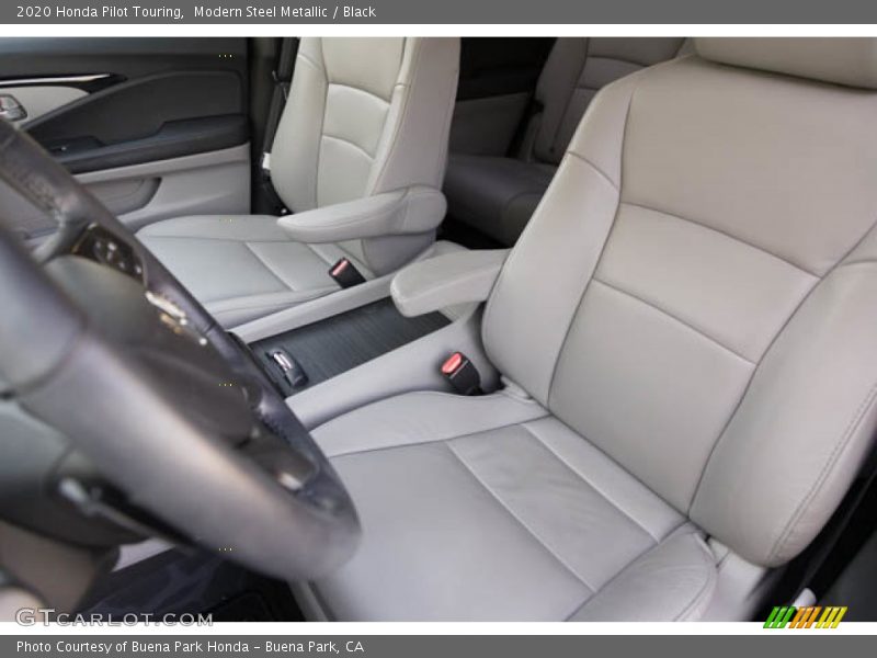 Modern Steel Metallic / Black 2020 Honda Pilot Touring