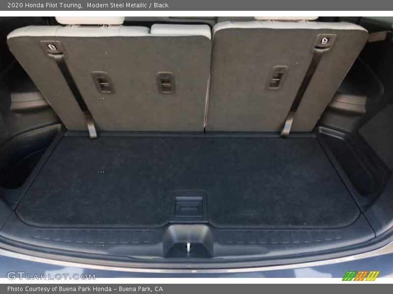 Modern Steel Metallic / Black 2020 Honda Pilot Touring