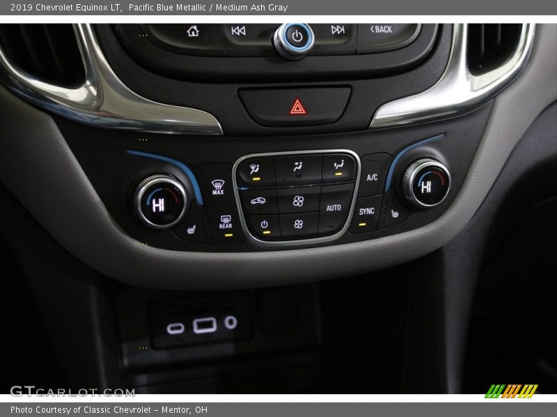 Pacific Blue Metallic / Medium Ash Gray 2019 Chevrolet Equinox LT