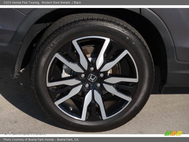 Modern Steel Metallic / Black 2020 Honda Pilot Touring