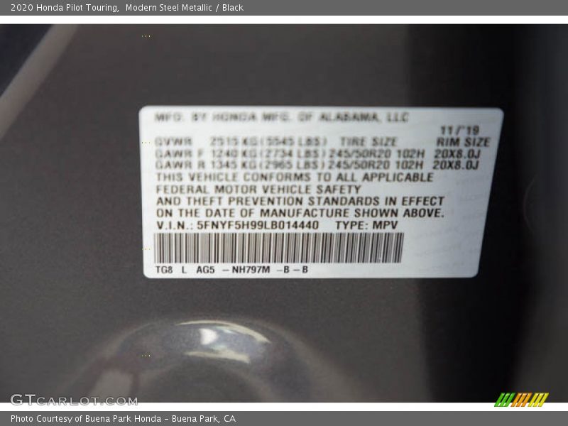 Modern Steel Metallic / Black 2020 Honda Pilot Touring