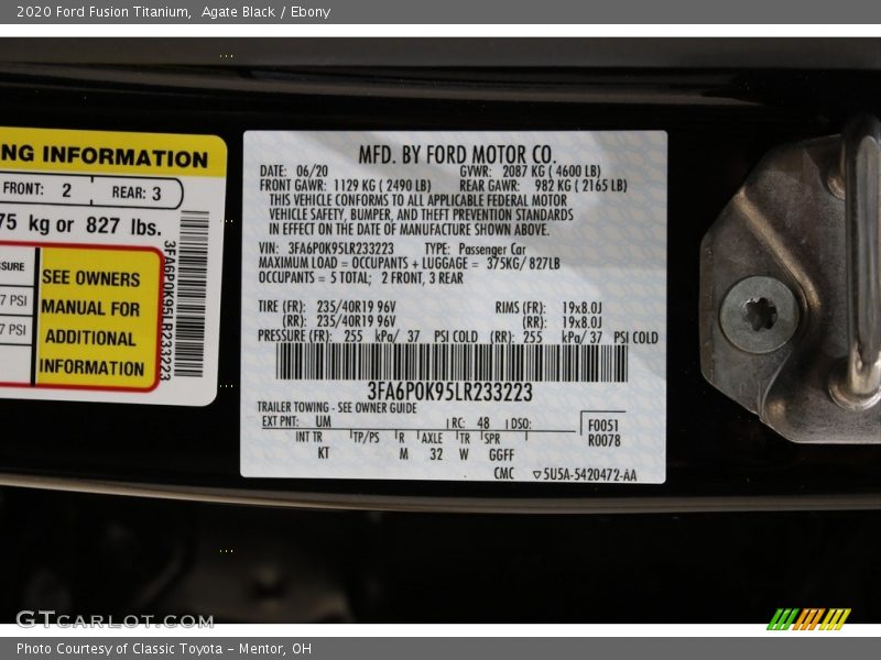 2020 Fusion Titanium Agate Black Color Code UM