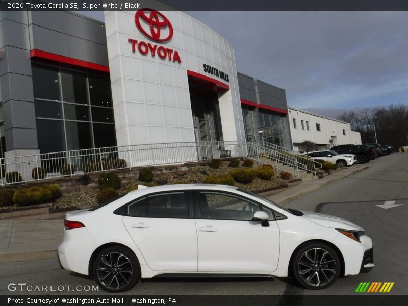 Super White / Black 2020 Toyota Corolla SE
