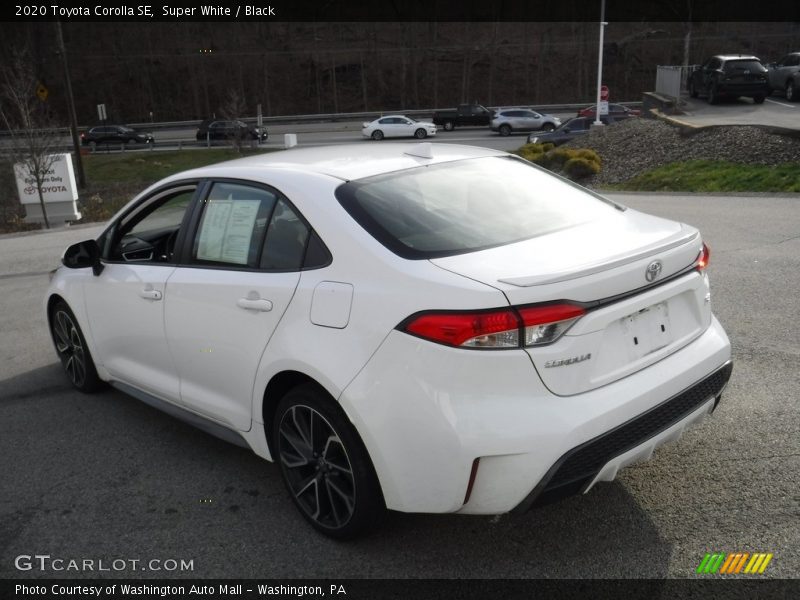 Super White / Black 2020 Toyota Corolla SE