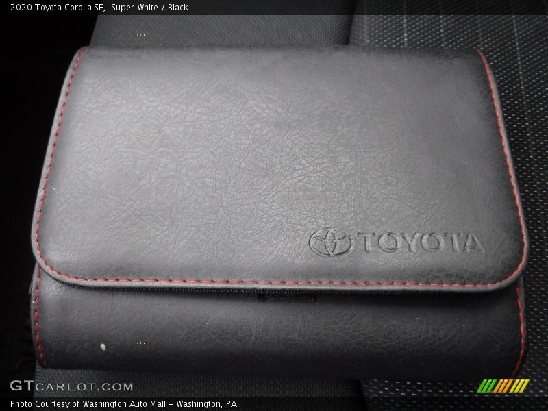 Super White / Black 2020 Toyota Corolla SE