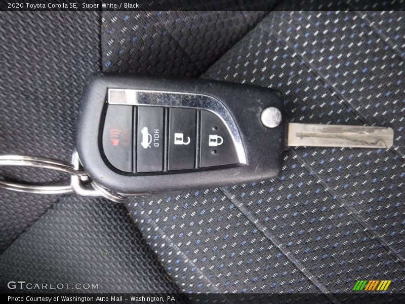 Super White / Black 2020 Toyota Corolla SE