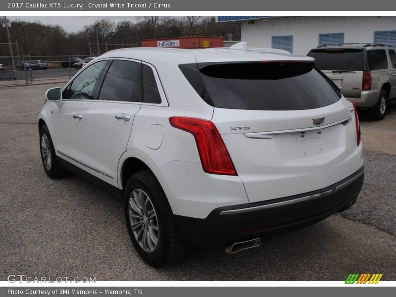 Crystal White Tricoat / Cirrus 2017 Cadillac XT5 Luxury