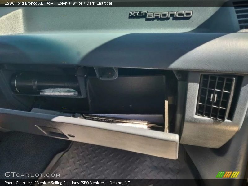  1990 Bronco XLT 4x4 Logo