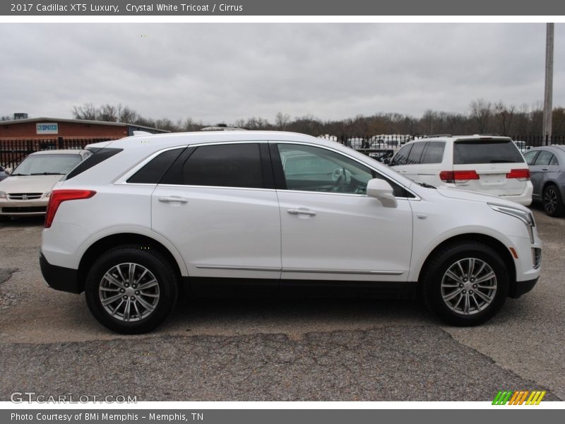 Crystal White Tricoat / Cirrus 2017 Cadillac XT5 Luxury