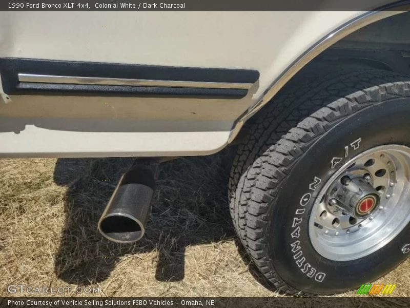 Colonial White / Dark Charcoal 1990 Ford Bronco XLT 4x4