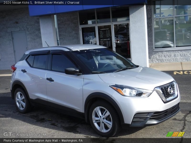 Brilliant Silver Metallic / Charcoal 2020 Nissan Kicks S