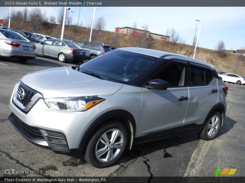 Brilliant Silver Metallic / Charcoal 2020 Nissan Kicks S