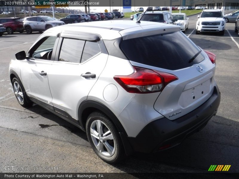 Brilliant Silver Metallic / Charcoal 2020 Nissan Kicks S