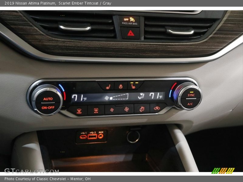 Controls of 2019 Altima Platinum