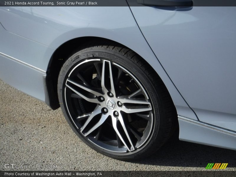 Sonic Gray Pearl / Black 2021 Honda Accord Touring