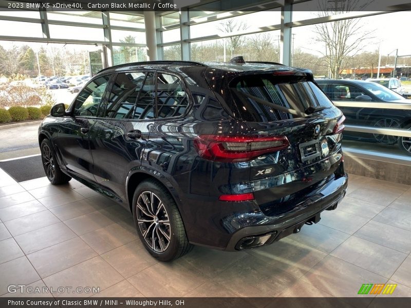 Carbon Black Metallic / Coffee 2023 BMW X5 xDrive40i