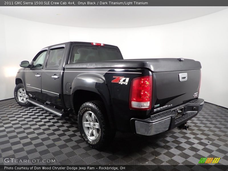 Onyx Black / Dark Titanium/Light Titanium 2011 GMC Sierra 1500 SLE Crew Cab 4x4