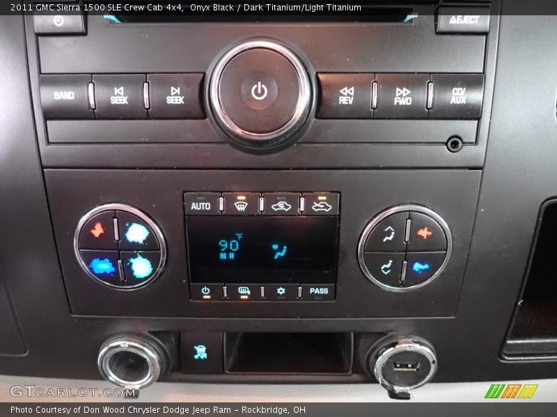 Onyx Black / Dark Titanium/Light Titanium 2011 GMC Sierra 1500 SLE Crew Cab 4x4