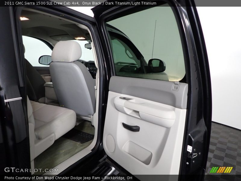 Onyx Black / Dark Titanium/Light Titanium 2011 GMC Sierra 1500 SLE Crew Cab 4x4