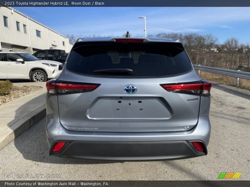 Moon Dust / Black 2023 Toyota Highlander Hybrid LE