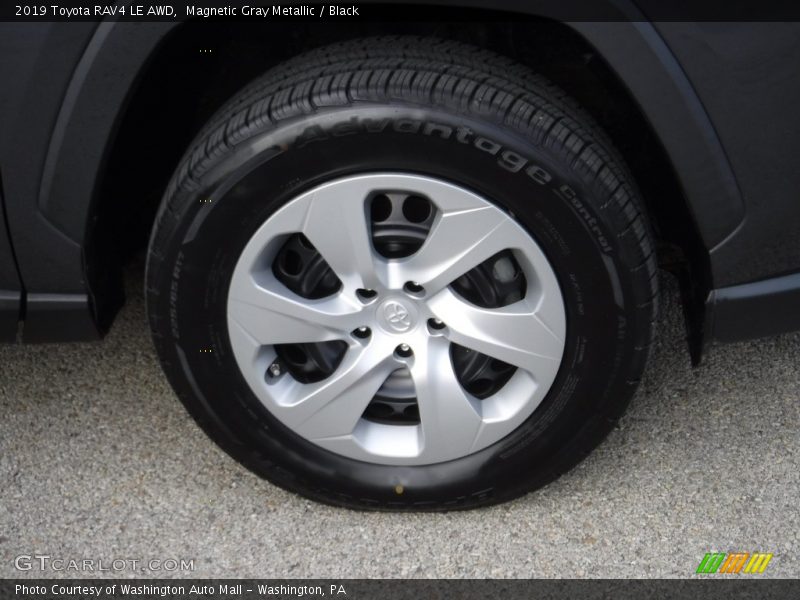 Magnetic Gray Metallic / Black 2019 Toyota RAV4 LE AWD