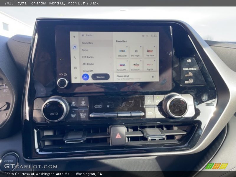 Moon Dust / Black 2023 Toyota Highlander Hybrid LE