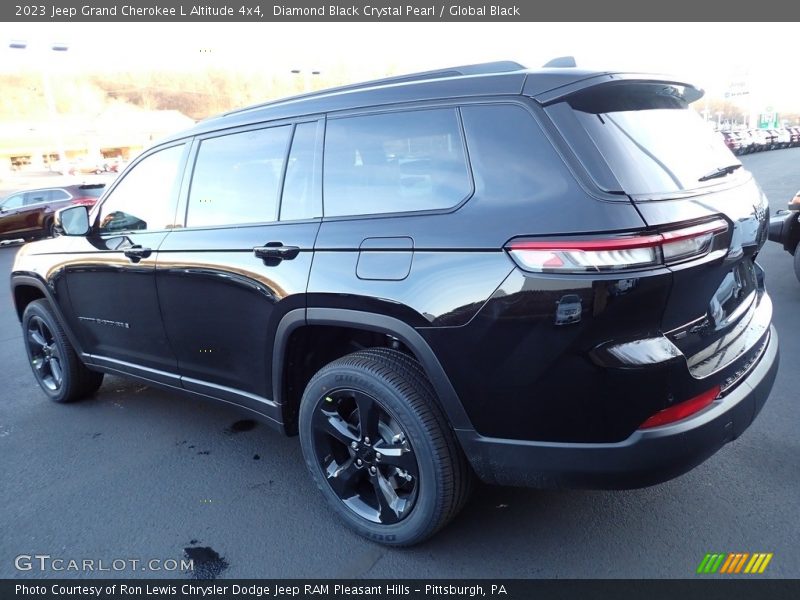 Diamond Black Crystal Pearl / Global Black 2023 Jeep Grand Cherokee L Altitude 4x4