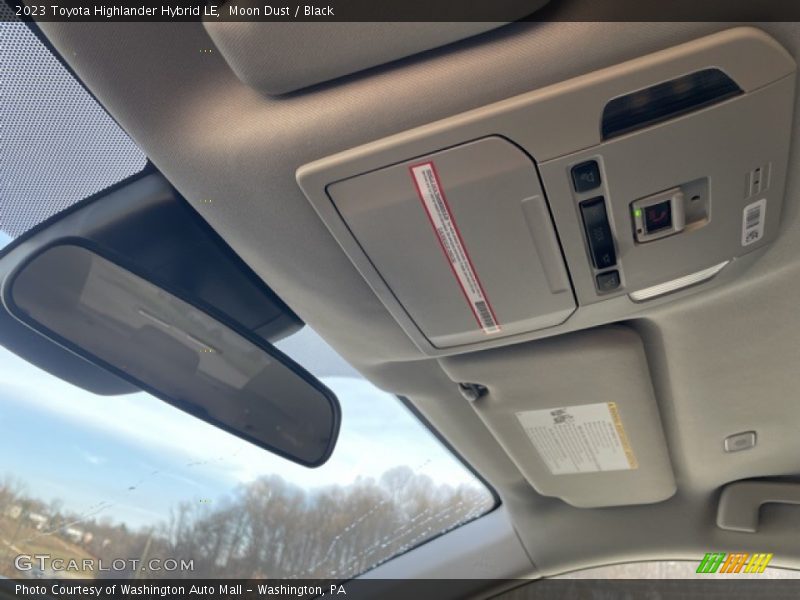 Moon Dust / Black 2023 Toyota Highlander Hybrid LE