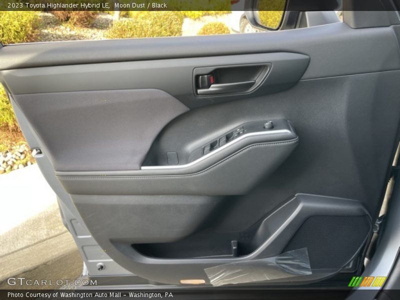 Moon Dust / Black 2023 Toyota Highlander Hybrid LE