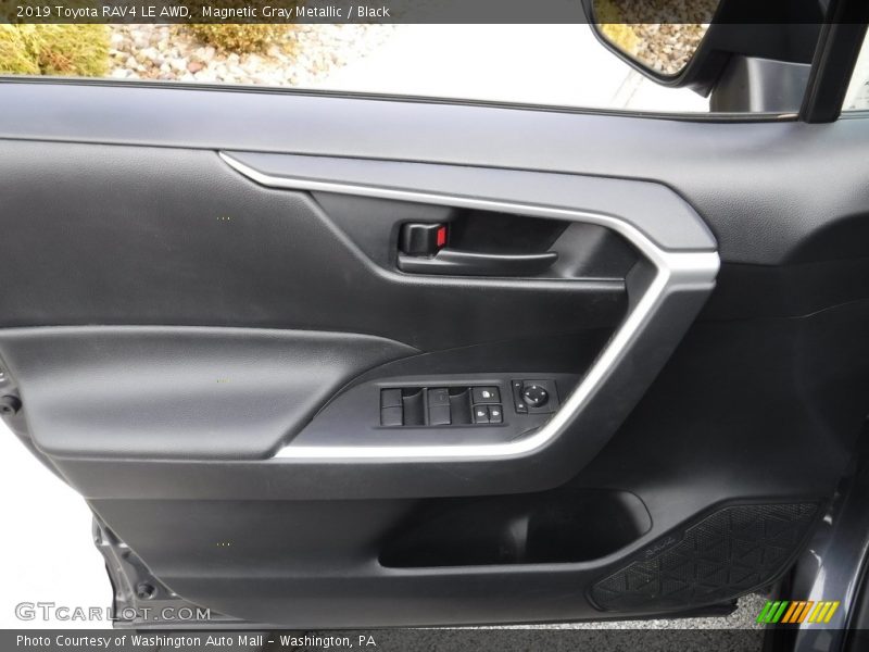 Magnetic Gray Metallic / Black 2019 Toyota RAV4 LE AWD