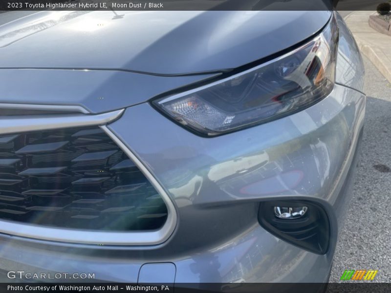 Moon Dust / Black 2023 Toyota Highlander Hybrid LE